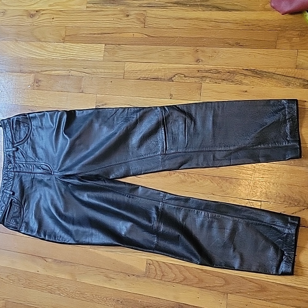 Vintage 90s, y2k high Waisted black leather pants . Medium